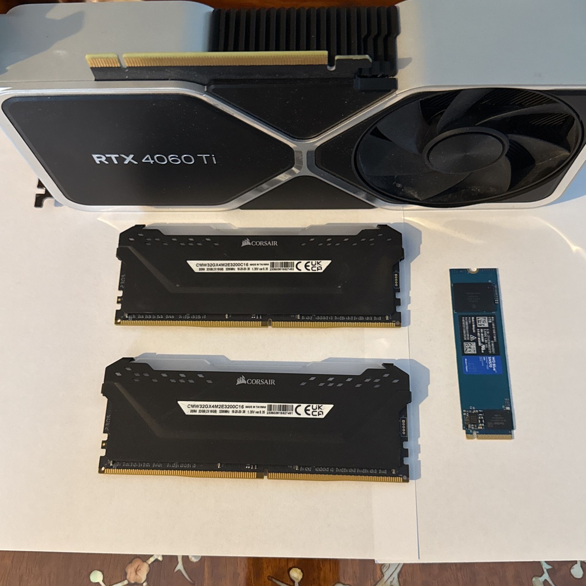 RTX 4060i (Founder’s Edition) Bundle 2x 32GB RAM Crossair, WD Blue SN570 1TB