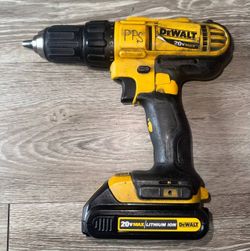 DeWALT DCD771 20V MAX 1/2" Cordless Drill Driver w/ 2.0Ah Battery Tested