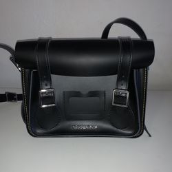 Dr. Martens 11 Inch Leather Messenger Bag Excellentes Condiciones