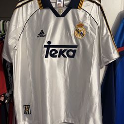 Home Real Madrid throwback jersey 1999 size large