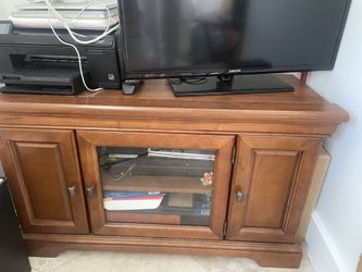 TV CONSOLE 