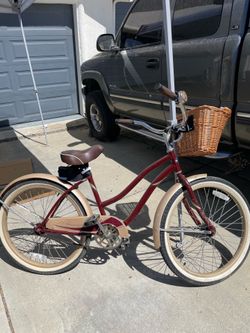 Huffy beach cruiser with basket