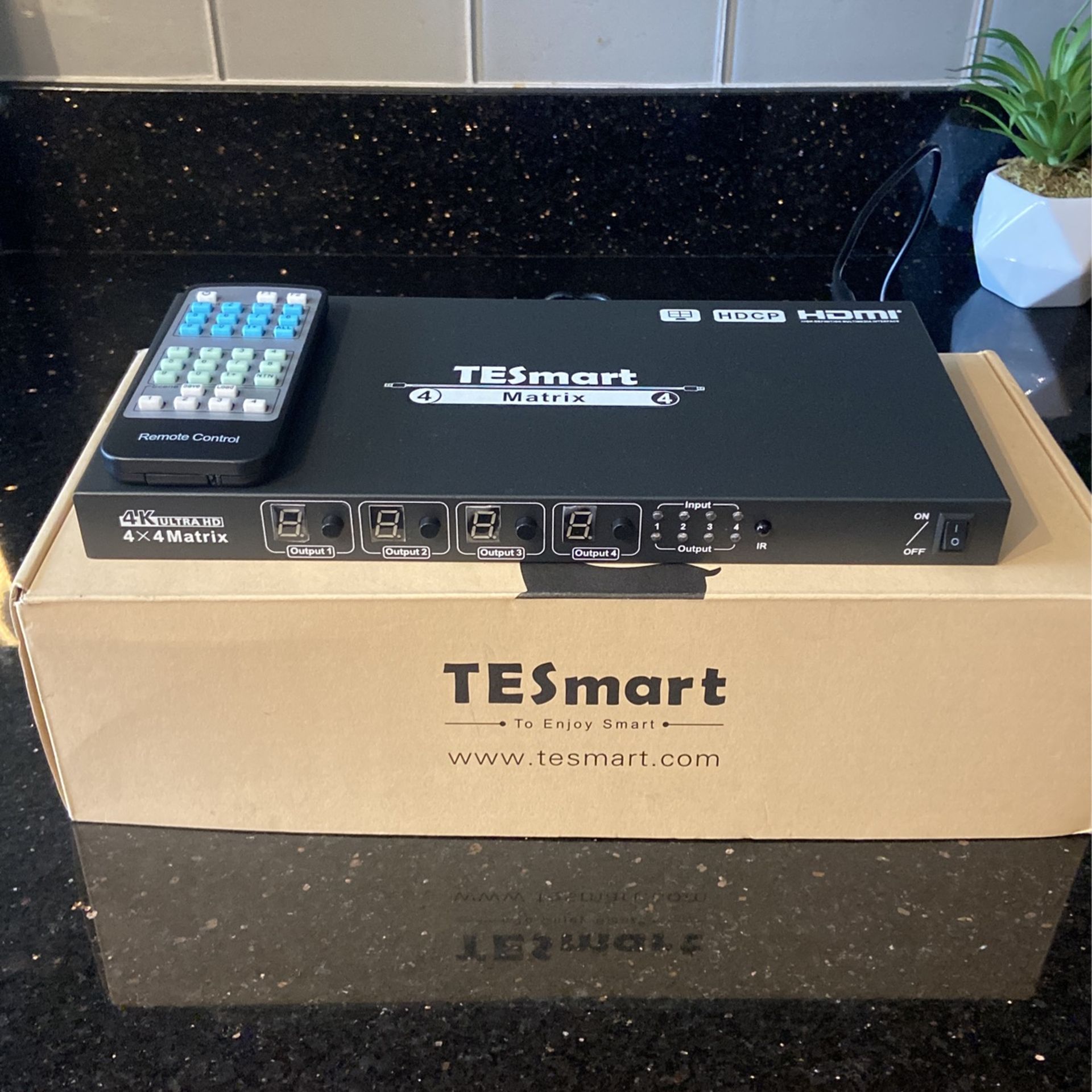 TESmart 4x4 Multi viewer HDMI Matrix 4K Video Switcher 4K@30hz