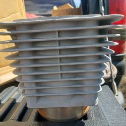 Harley Sportster 883 Cylinders And Pistons 
