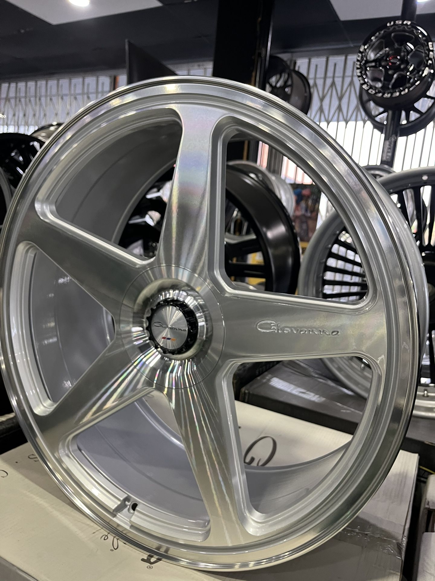 24x10” CINQUE GIOVANNA WHEELS FO SALE!! 5x122 / 5x120 