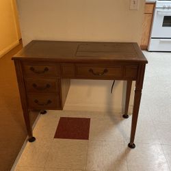 Singer Sewing Machine 