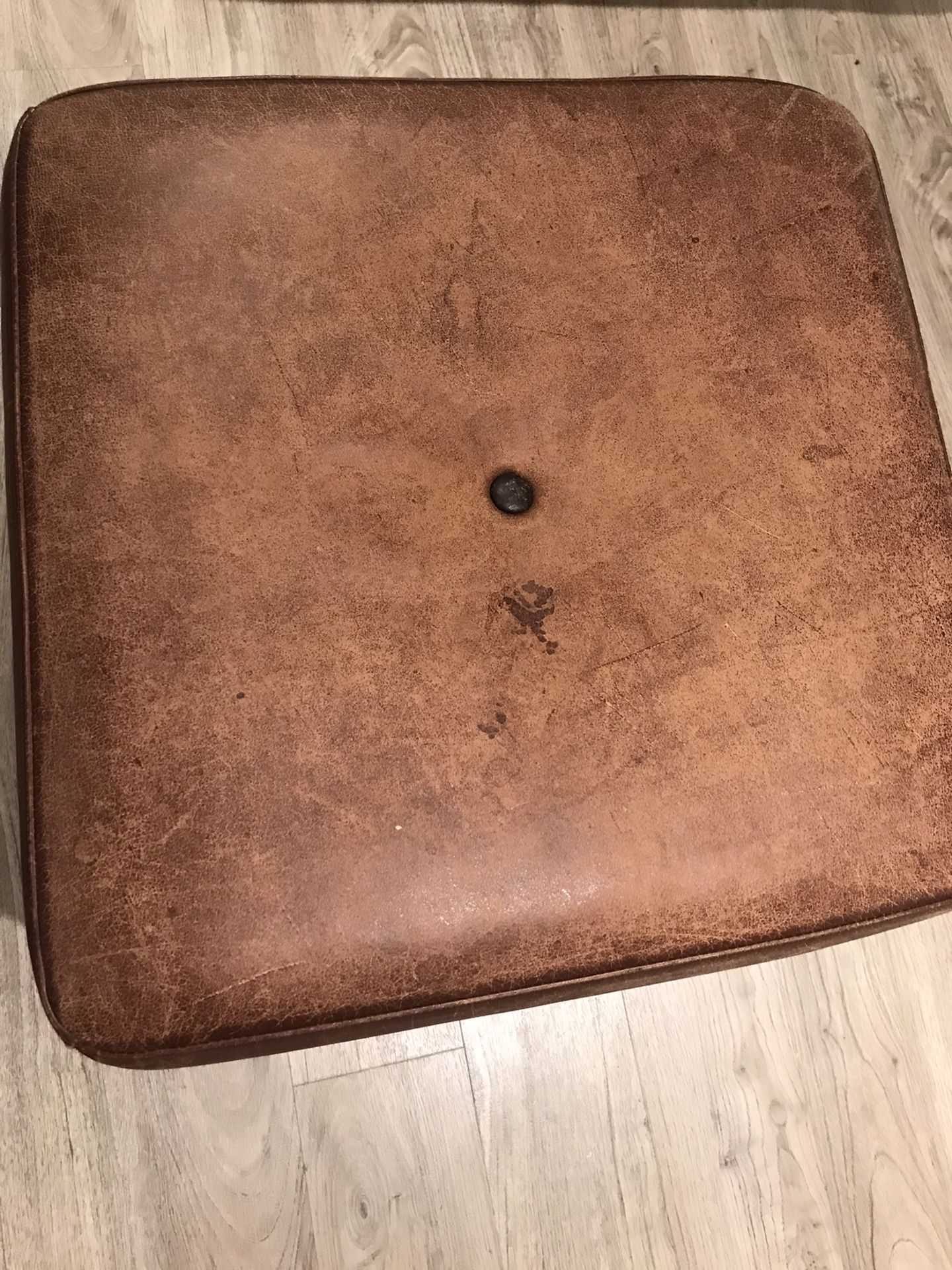 Leather ottoman (2)