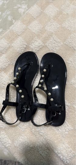 Sandals size 5