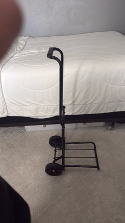 Folding hand dolly