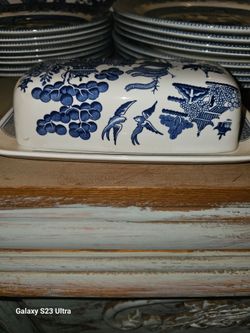 Blue Willow Ceramic Butter Dish with Lid