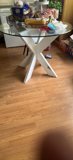 Round dining table with glass