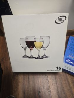 Wine Glass Set 