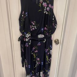 24W Vince Camuto Jump suit with pockets in navy and floral print with tie belt   Just like new 