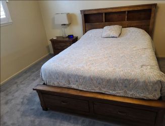 Rustic queen bed set