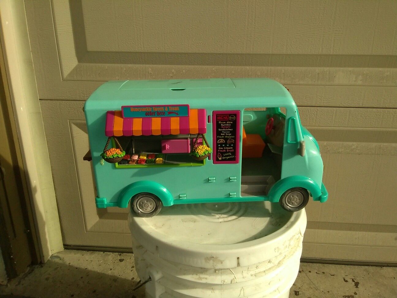 Play toys