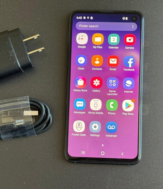 Samsung Galaxy S10e , 128GB , Unlocked   for all Company Carrier ,  Excellent Condition  Like New 