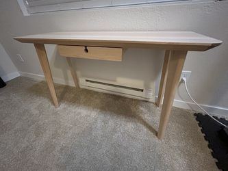 Ikea desk - Lisabo