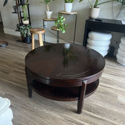 Coffee / Cocktail Table 