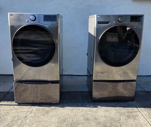 LG set of washer and dryer electric