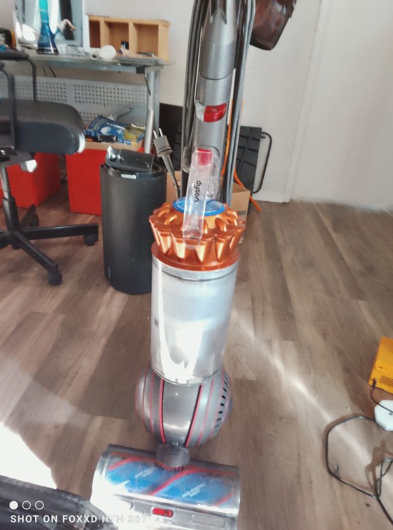 Dyson Ball Animal 3 Upright Vacuum Original Price 549$