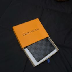 Louis Vuttion checkered Wallet 