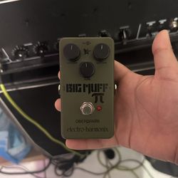 EHX RUSSIAN BIG MUFF PI