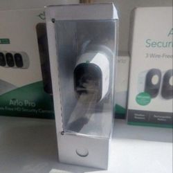 Arlo Wireless Security Camera