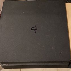 PS4 Slim 