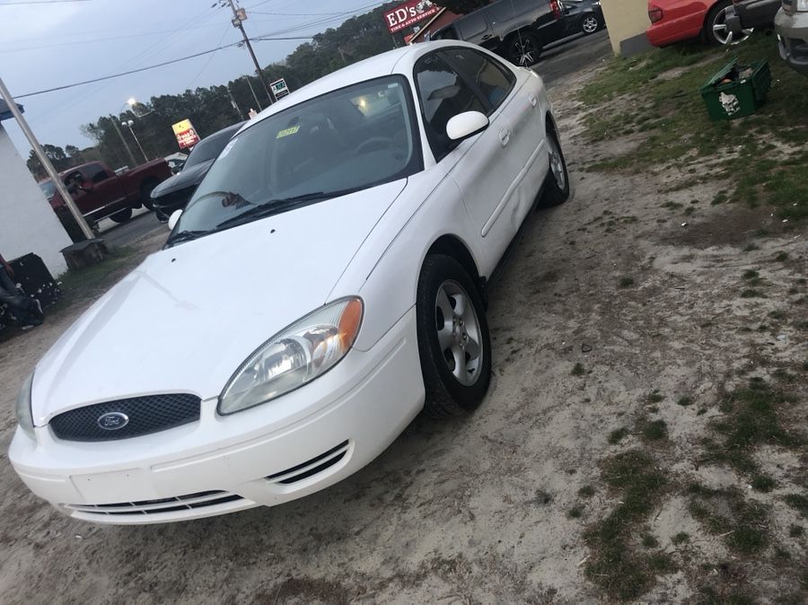 2004 Ford Taurus