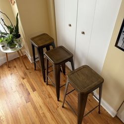 Set of 3 metal bar stools with wooden top