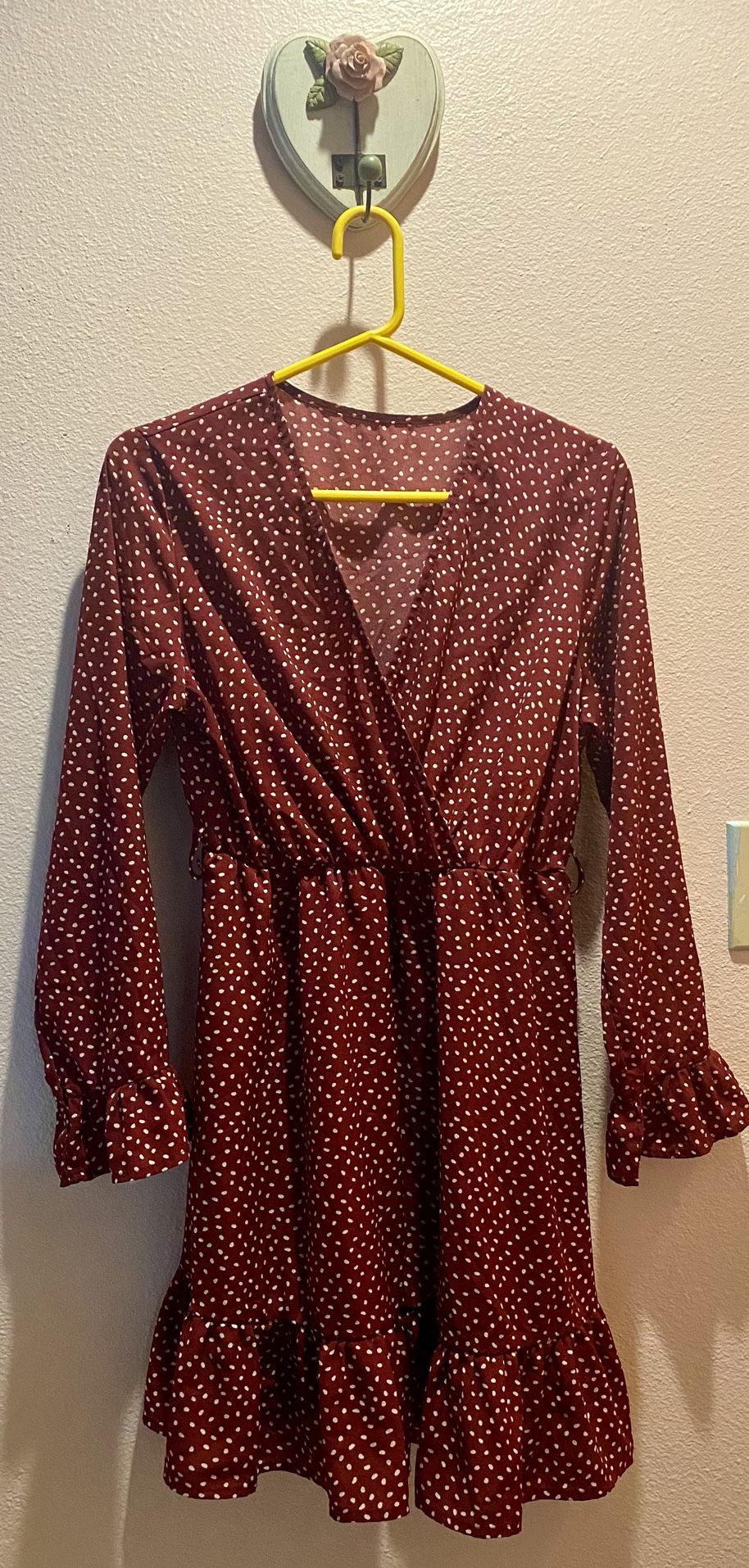 Burgundy and white polka dot dress with ruffle sleeves and waist #polkadot #ruffles#Size L