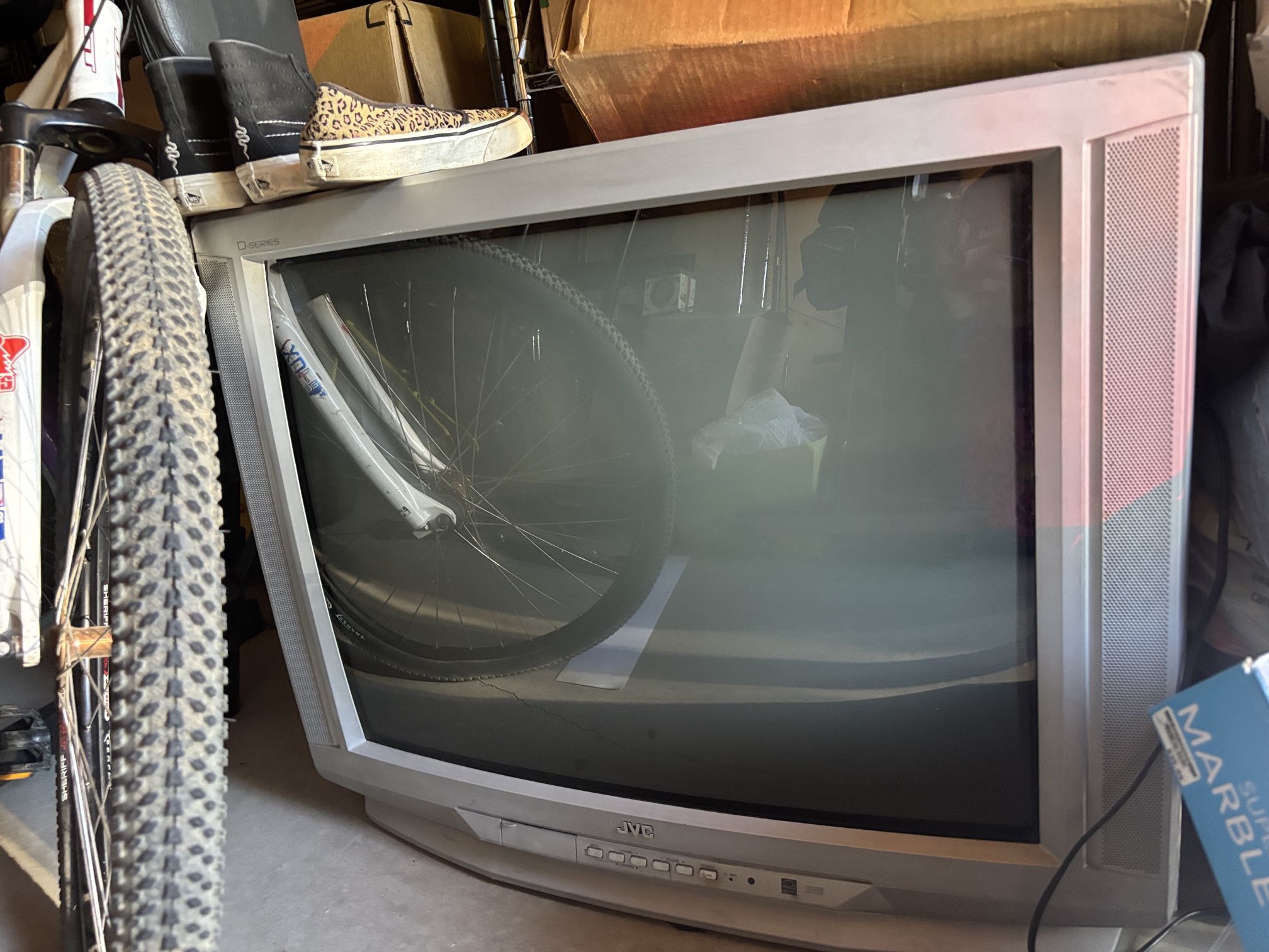 Vintage 2000s CRT Jvc D Series Tv