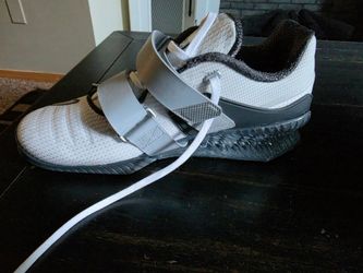 Nike weight lifting shoes