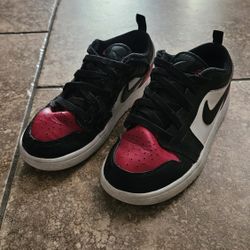 Boys Jordan Big Kid's Air 1 Low Shoes, 2.5 ,White/Black-Varsity Red-White