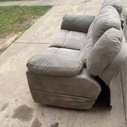 Recliner Sofa! Free Delivery! Electric Recliner!