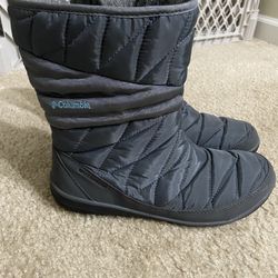 Columbia Snow Boots Size 9 (good For Size 8 Foot)