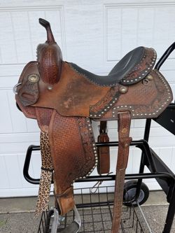 Double J Barrel Saddle