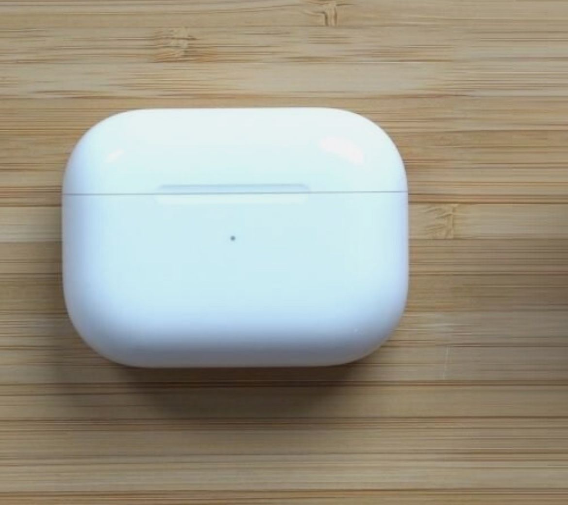 AirPod case generation 2