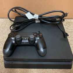 PS4 with a lot of games an rare skins on Fortnite