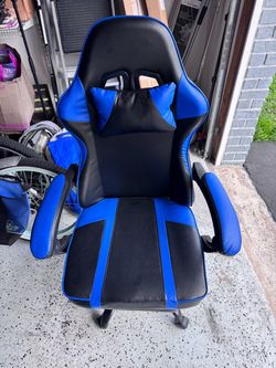 Black and Blue Racing Style Gaming Chair