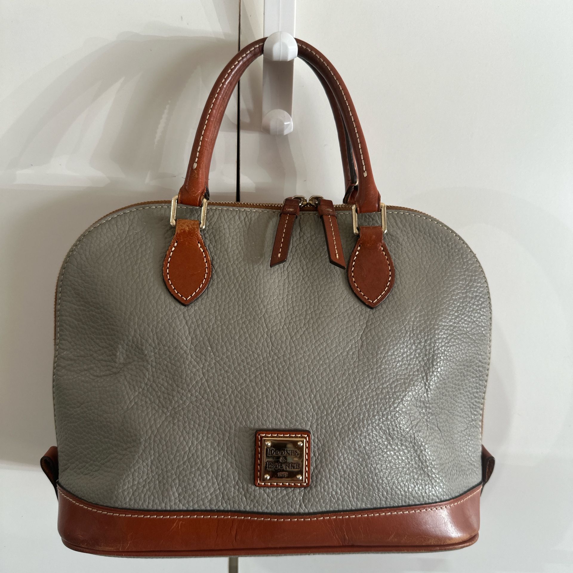 Dooney bourke pebble grain leather zip , Shoulder handbag Elephant Gray