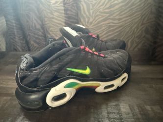 NIKE AIR SIZE 6Y