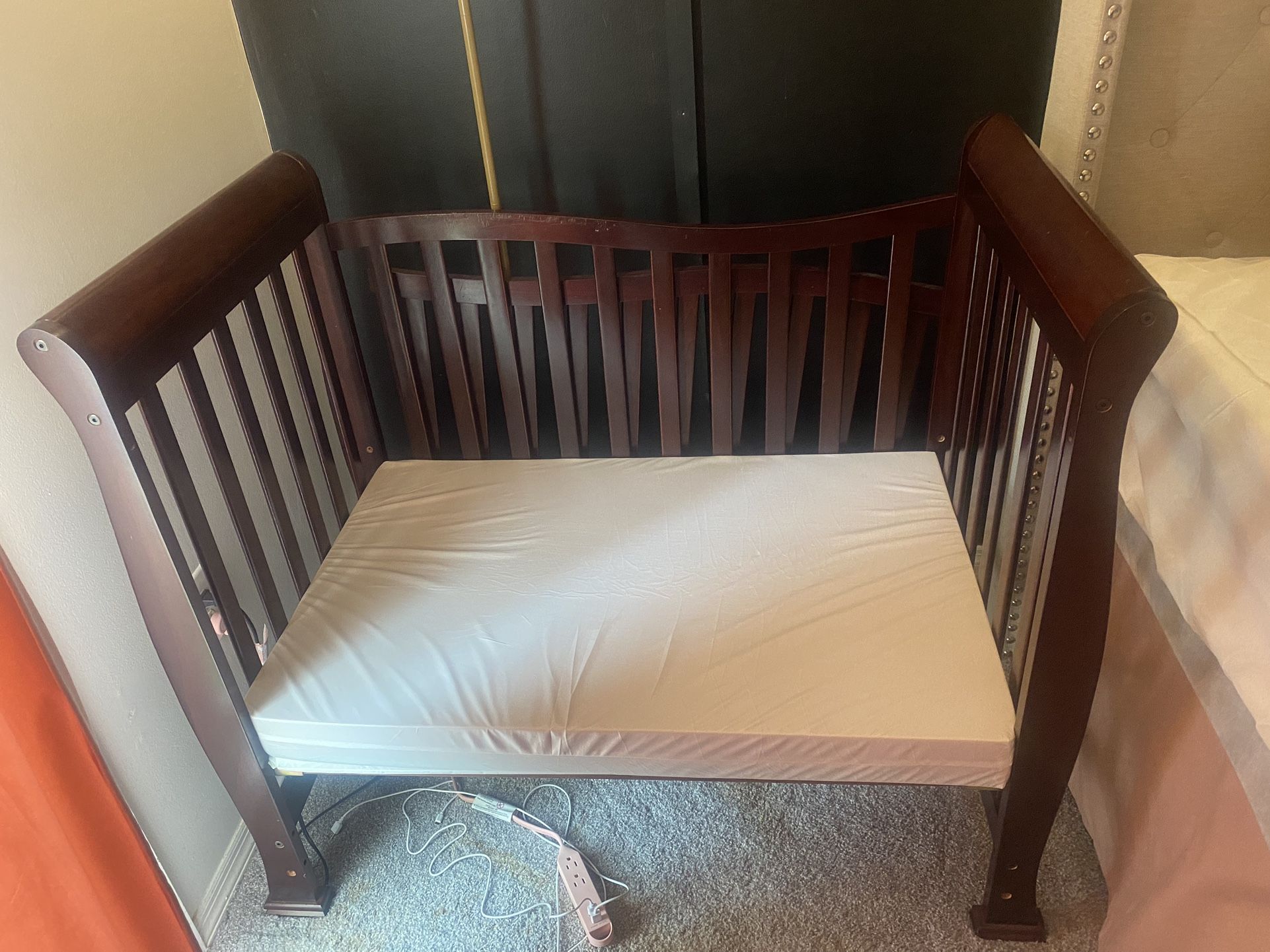 Toddler crib