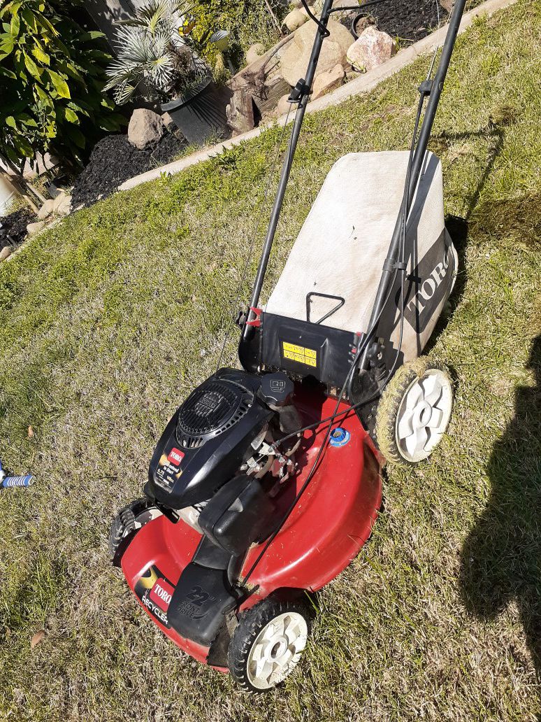 Toro self propelled lawnmower lawn mower
