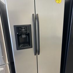 GE Side By Side Refrigerator 