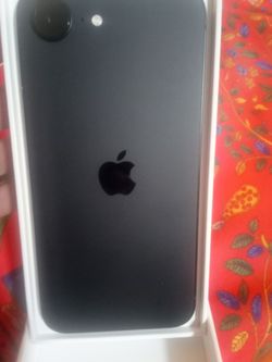 iPhone 16e