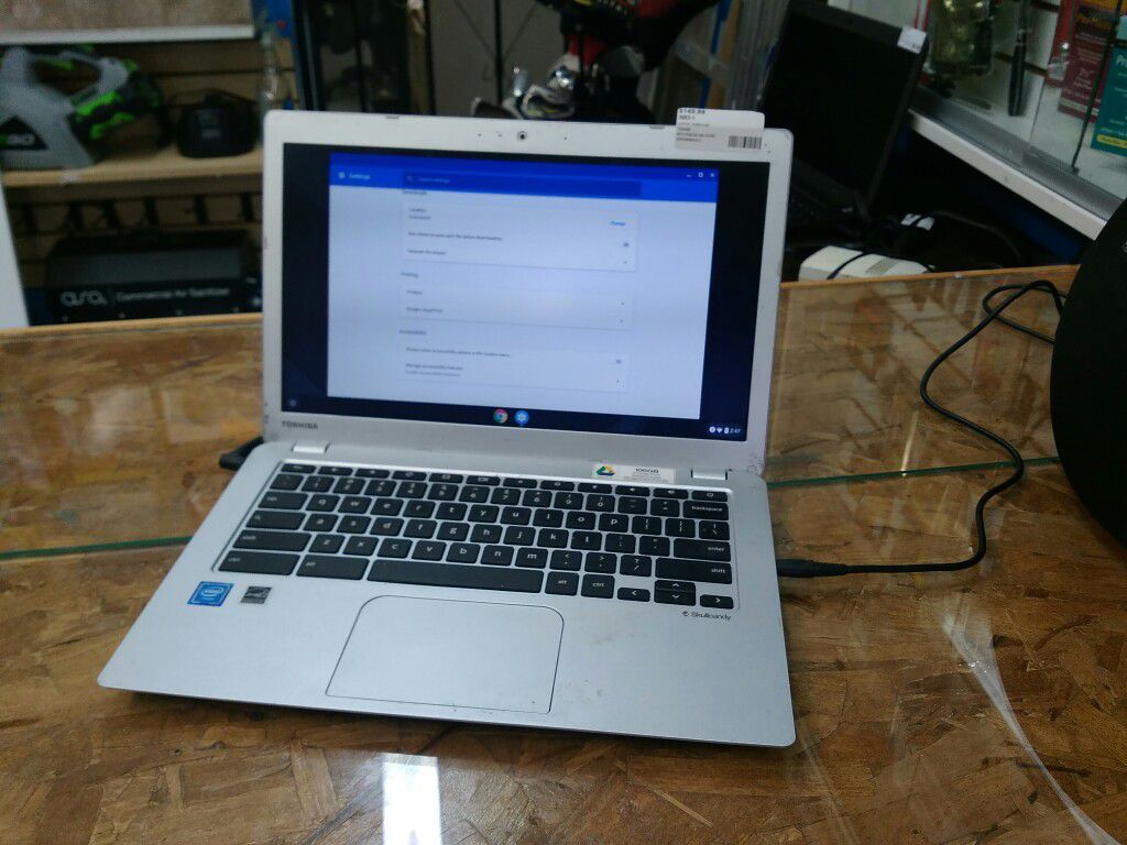 $119.99 - Toshiba Chromebook 2 CB35-B3330 (16gb, Intel Celeron Dual-Core)