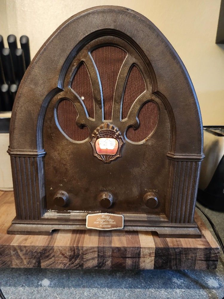 Windsor Ltd edition 1932 Antique Radio