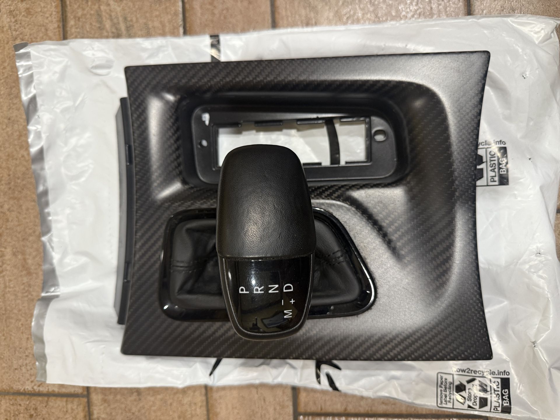 2020 dodge charger hellcat Daytona oem carbon shifter bezel perfect condition part# 6tq301x8aa