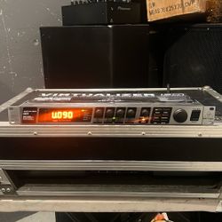 Virtualizer Behringer Model FX2000